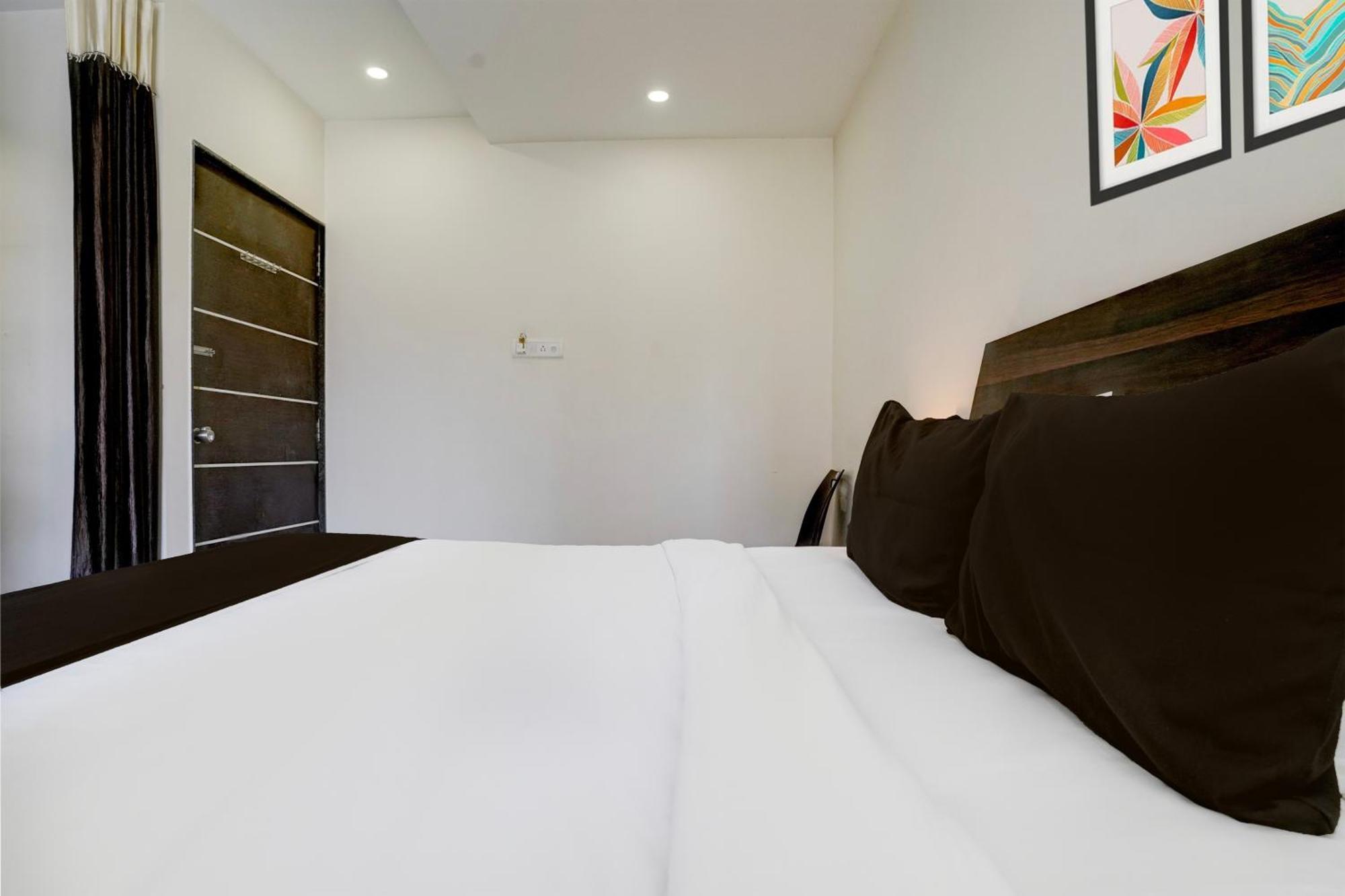 โอโย 16510 คีตาญชลี รีเจนซี Hotel เชอร์ดี ภายนอก รูปภาพ