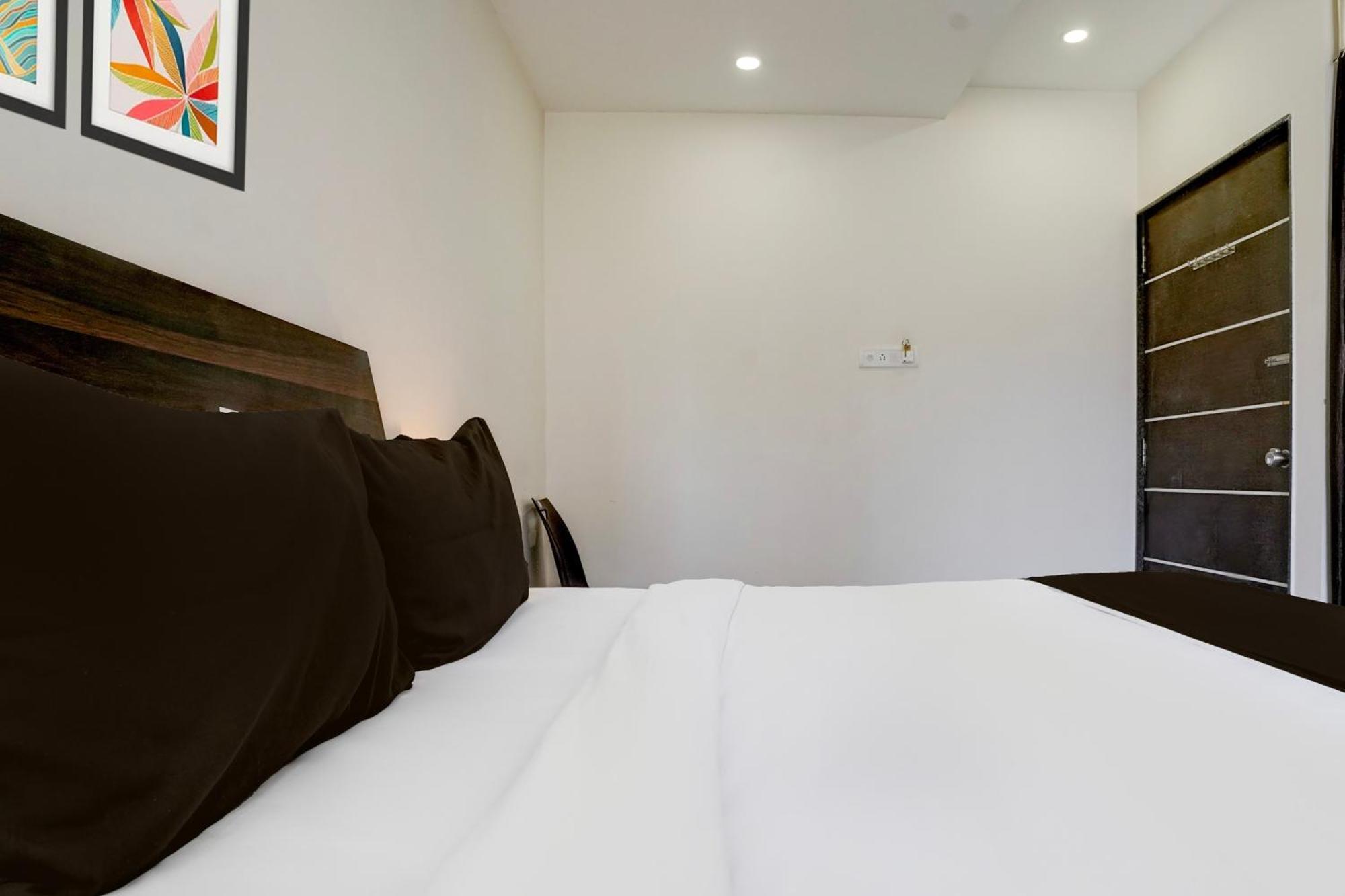 โอโย 16510 คีตาญชลี รีเจนซี Hotel เชอร์ดี ภายนอก รูปภาพ
