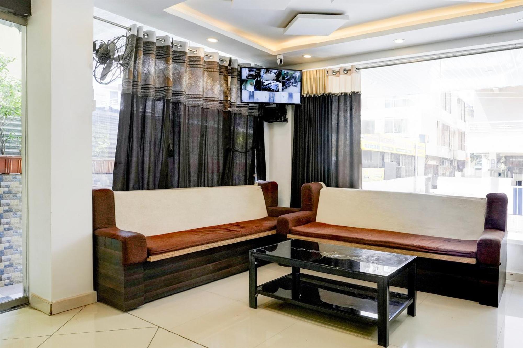 โอโย 16510 คีตาญชลี รีเจนซี Hotel เชอร์ดี ภายนอก รูปภาพ